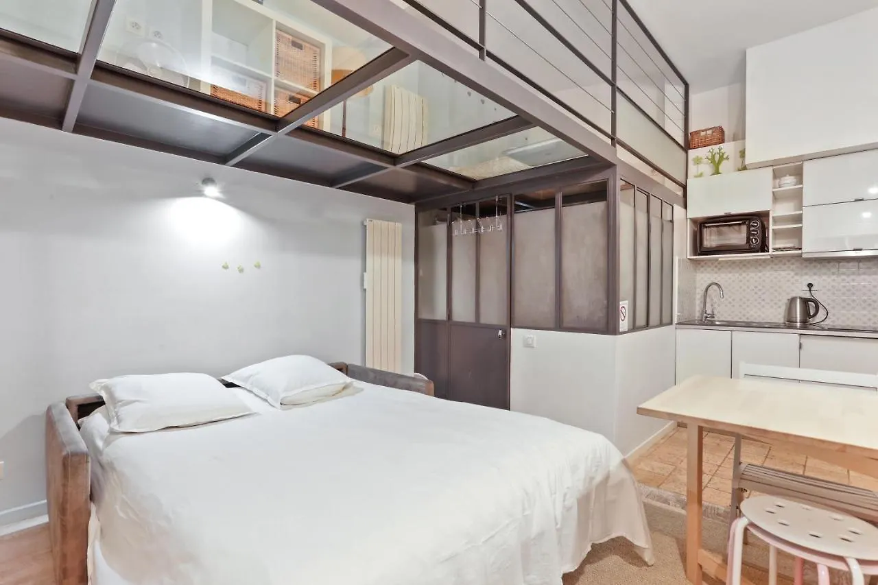 Apartment Atelier D'Artiste 3 Personnes Quartier St Placide By Weekome Paris